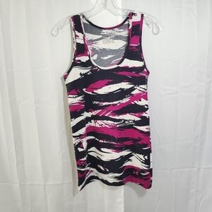Under Armour Size Large Women's Pink and Black Abstract Tank Top
